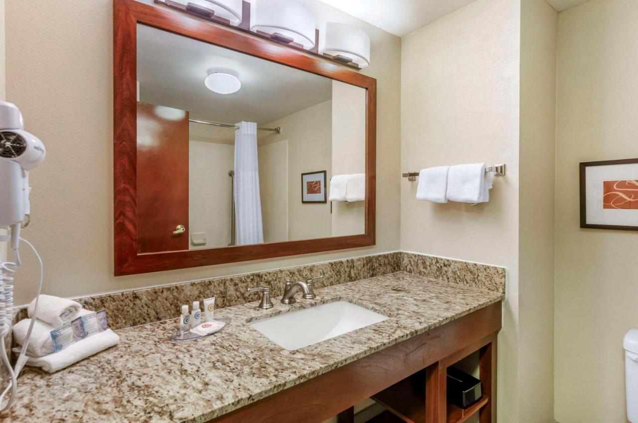 Comfort Inn & Suites Christiansburg I-81 Εξωτερικό φωτογραφία