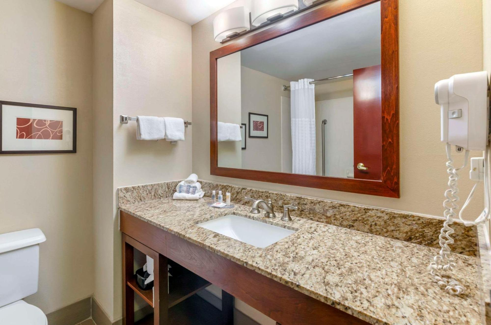 Comfort Inn & Suites Christiansburg I-81 Εξωτερικό φωτογραφία
