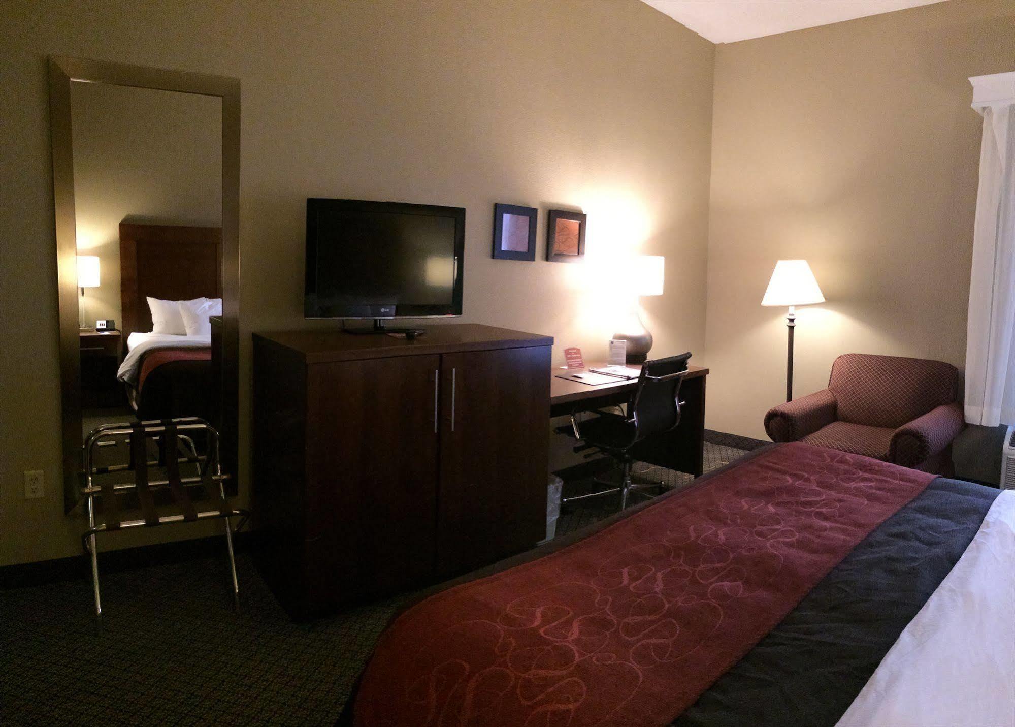 Comfort Inn & Suites Christiansburg I-81 Εξωτερικό φωτογραφία